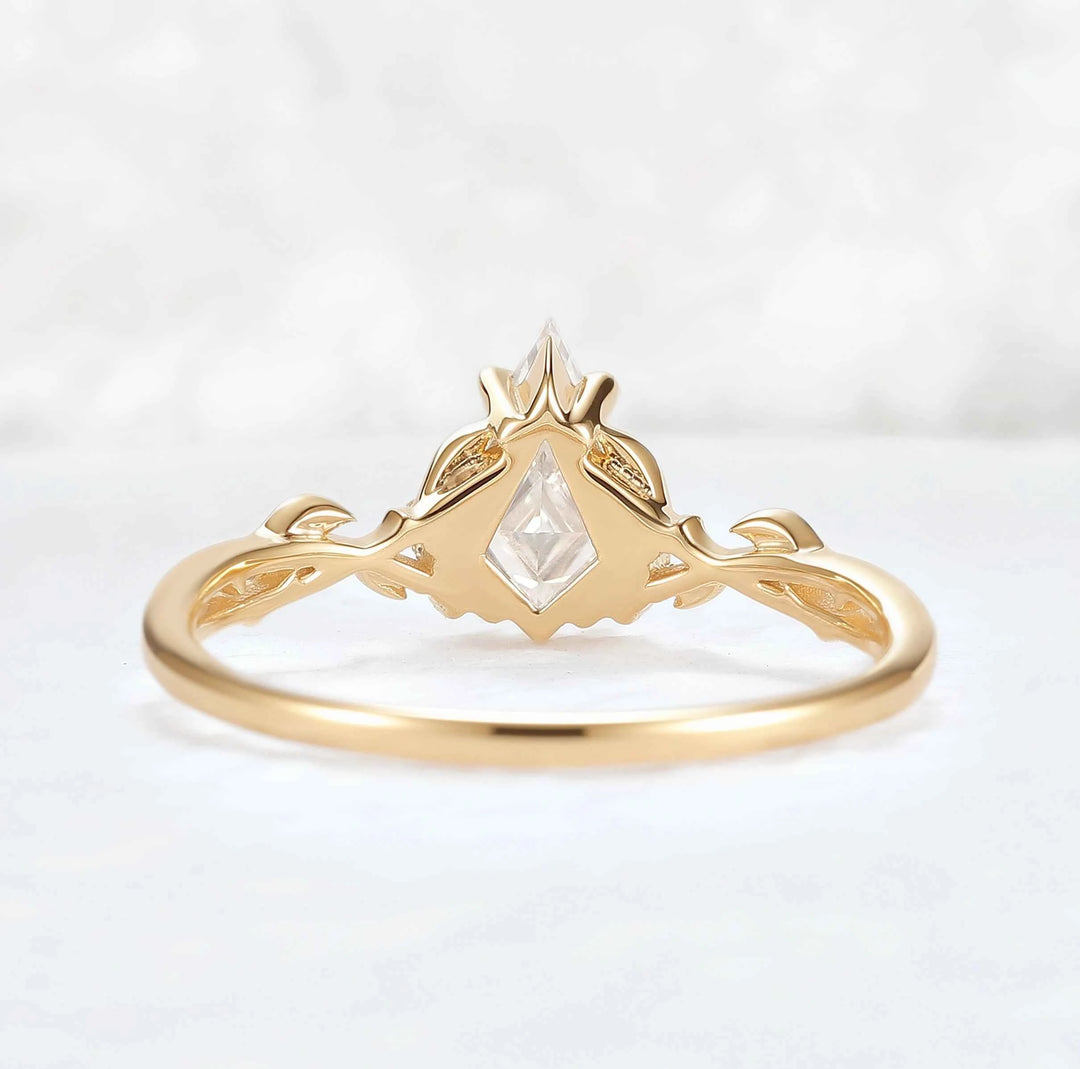 Nature Inspired Leaf Intertwined Design Moss Agate Ring