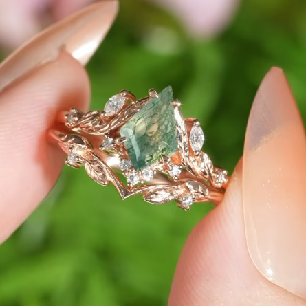 Kite Cut Moss Agate Ring