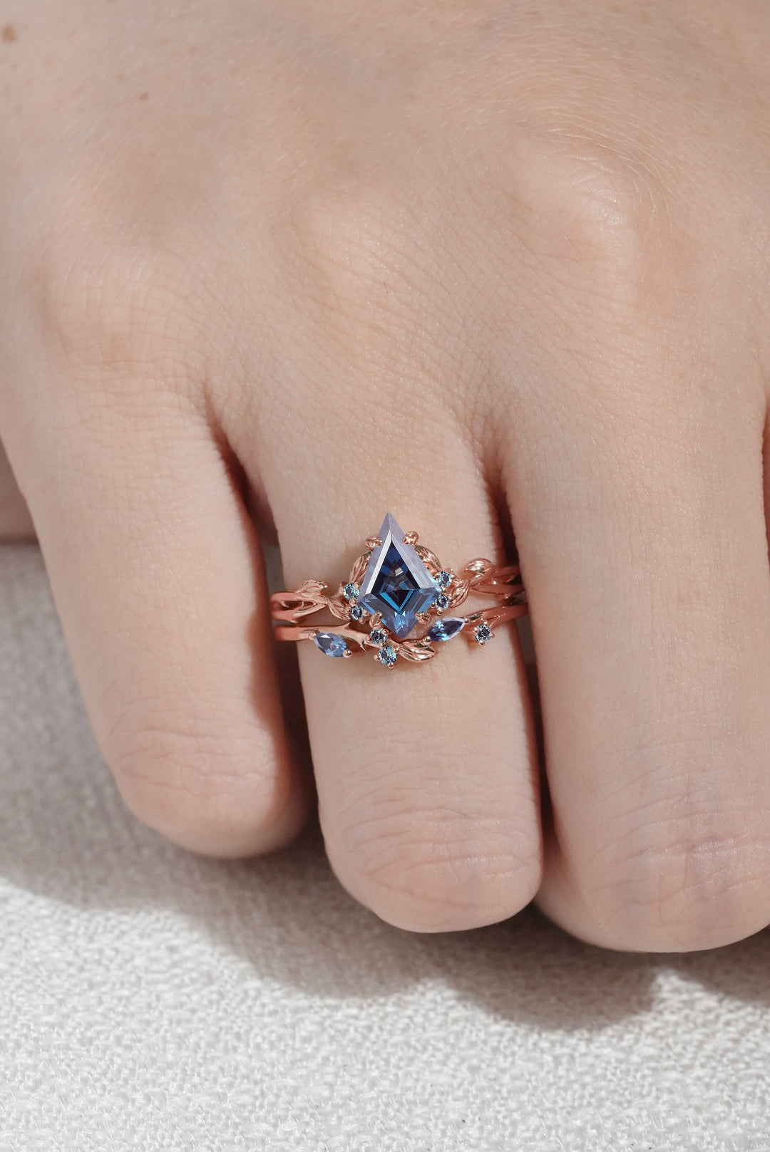 Nature Inspired Kite Cut Alexandrite Leaf Ring Set 2pcs