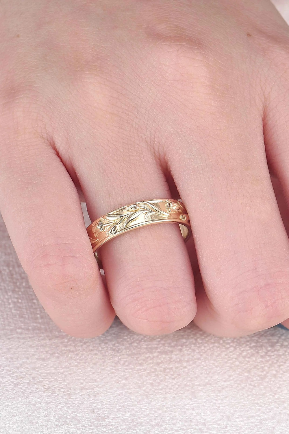 5mm Wide Hand-Engraved Tulip 10K Yellow Gold Mens Ring