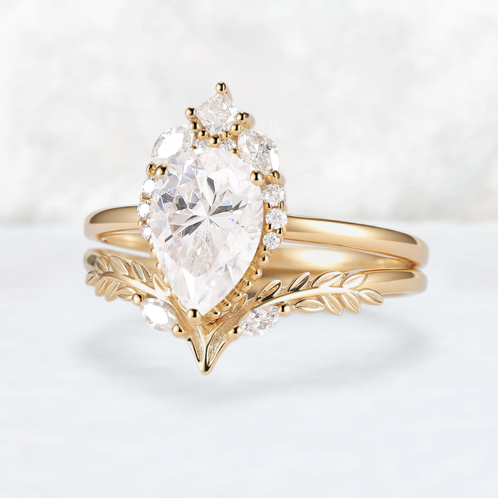 Charlotte Pear Cut Moissanite Gemstone Ring Set 2pcs