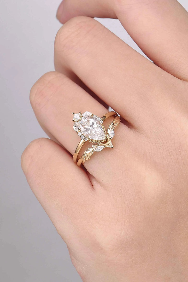 Charlotte Pear Cut Moissanite Gemstone Ring Set 2pcs