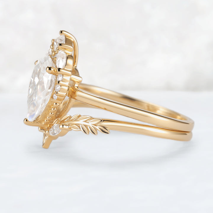 Charlotte Pear Cut Moissanite Gemstone Ring Set 2pcs