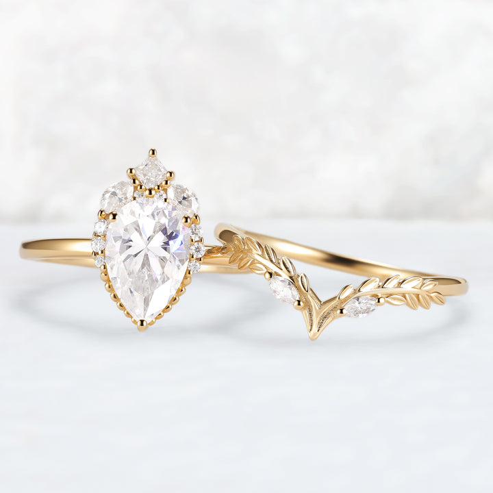 Charlotte Pear Cut Moissanite Gemstone Ring Set 2pcs