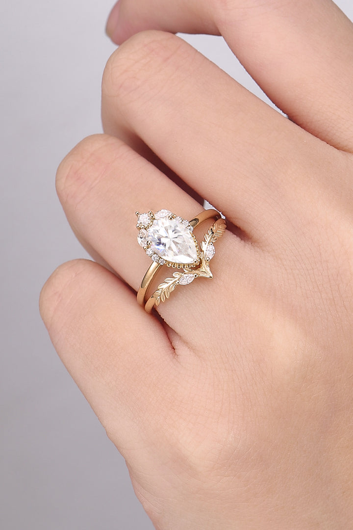 Charlotte Pear Cut Moissanite Gemstone Ring Set 2pcs