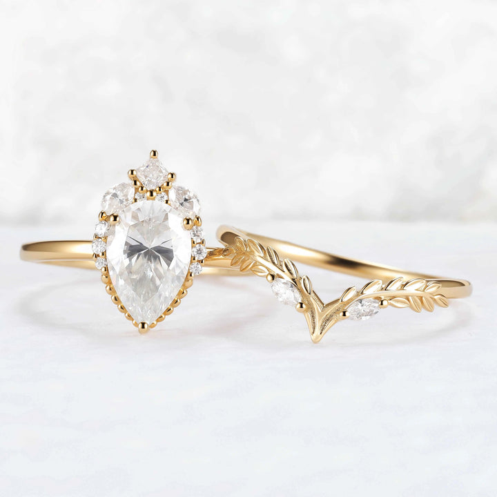 Charlotte Pear Cut Moissanite Gemstone Ring Set 2pcs