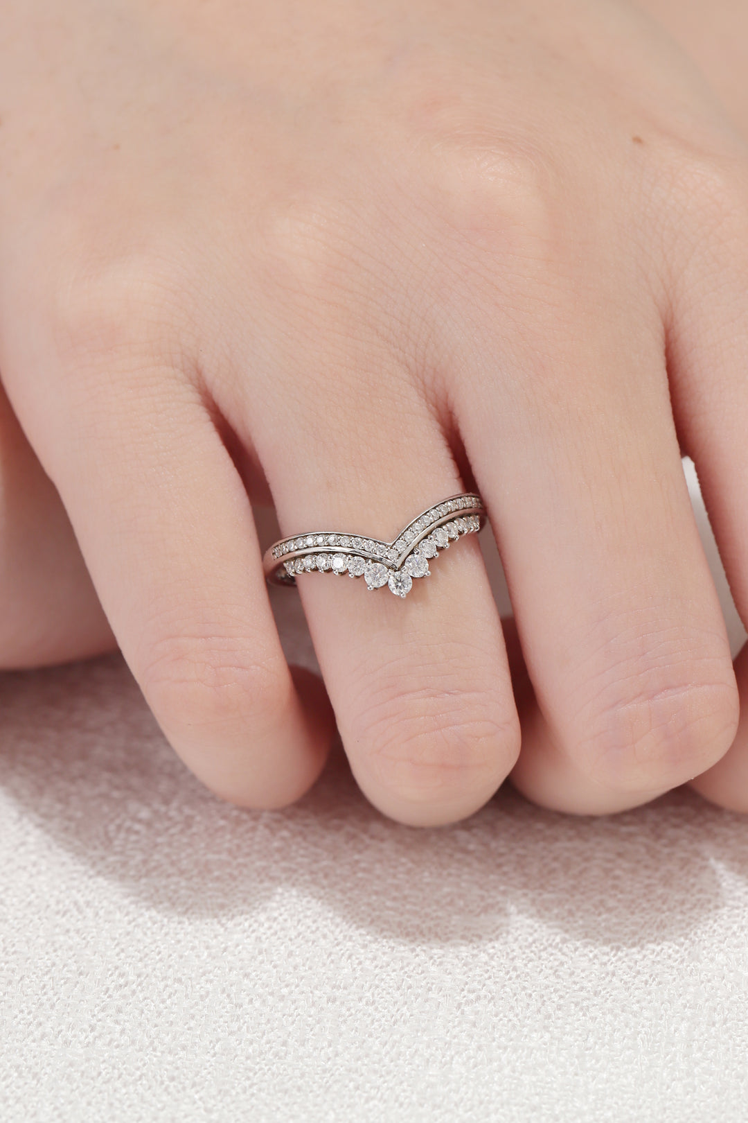 Chevron Round Cut Moissanite Stacking Stacking Ring