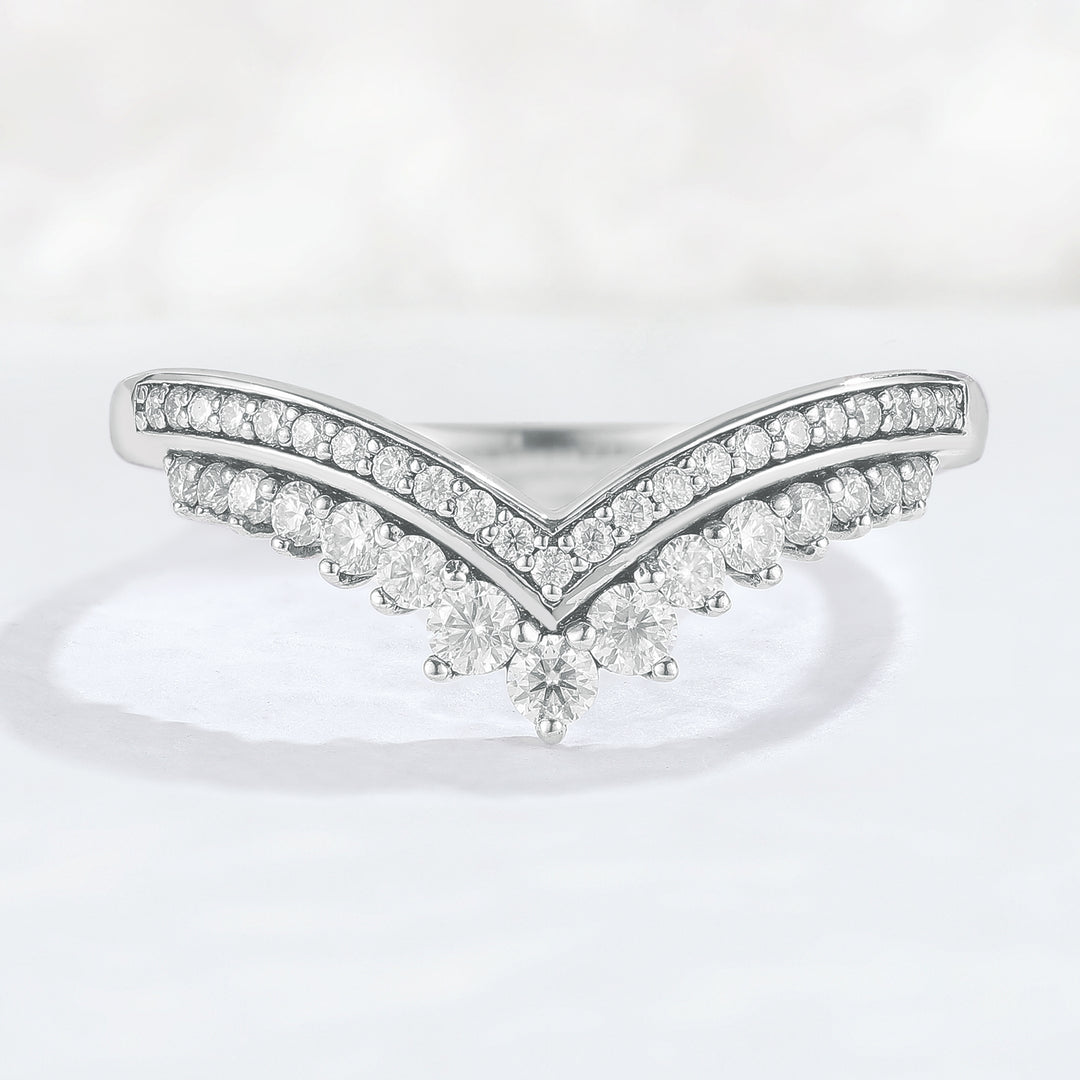 Chevron Round Cut Moissanite Stacking Stacking Ring