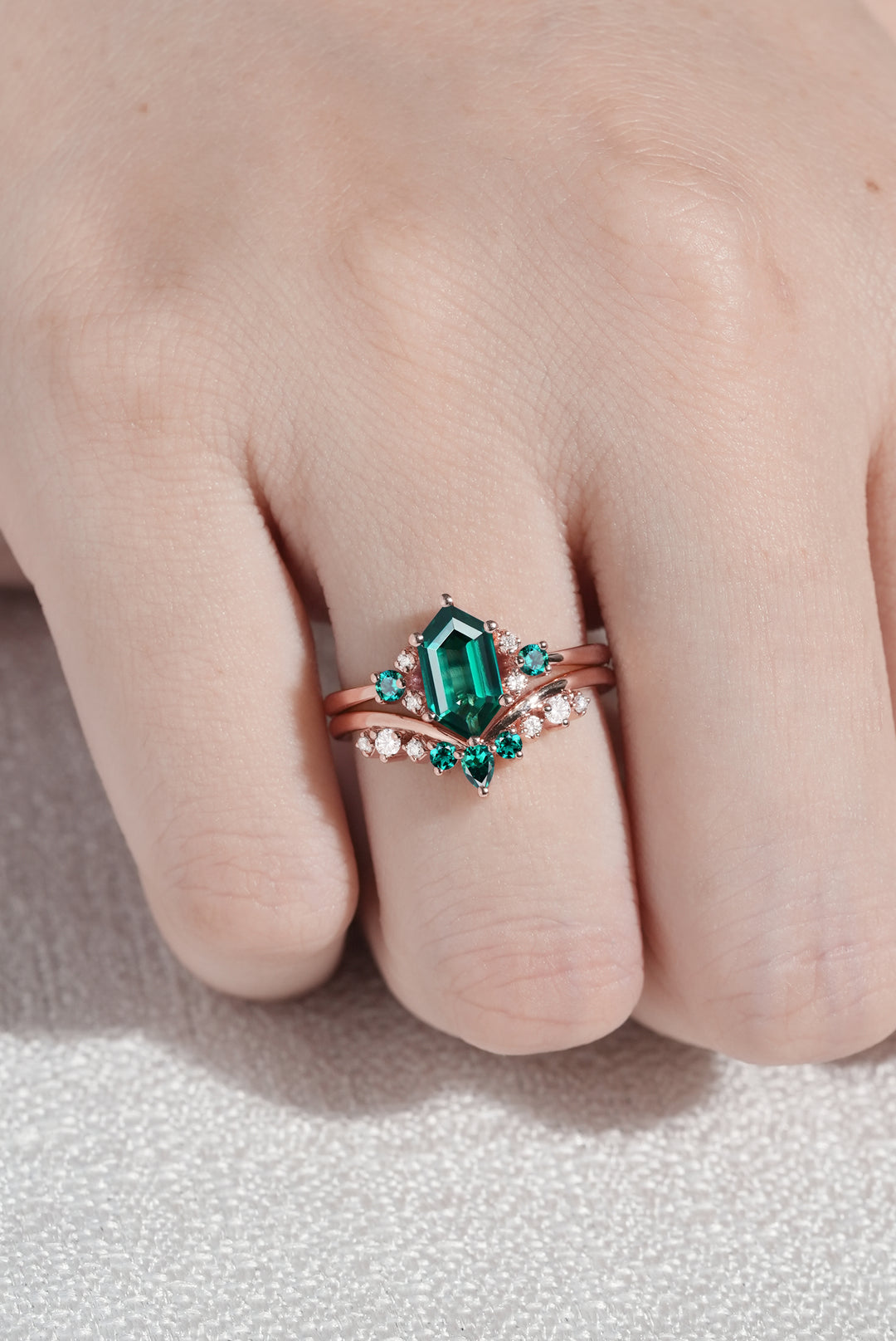 Cluster Hexagon Cut Emerald Seven Stone Ring Set 2pcs