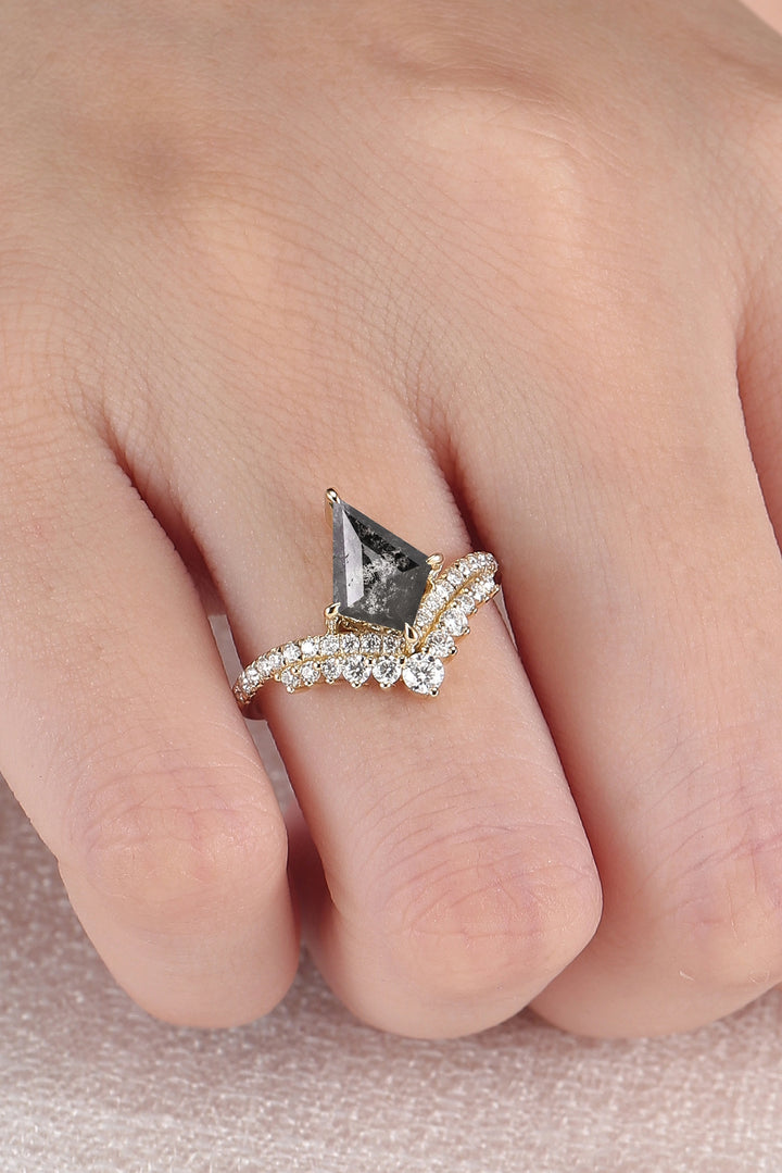 Crown Kite Cut Salt and Pepper Crystals Gemstone Ring