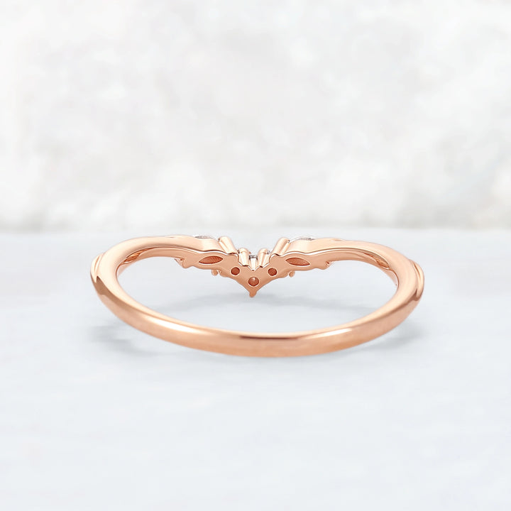 Curved Round-Cut Moissanite Vine Wedding Ring