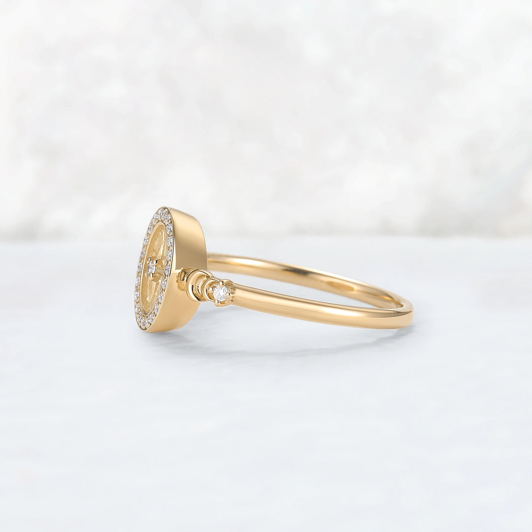 Eight-Pointed Star Rond Cut Moissanite Yellow Gold Signet Ring