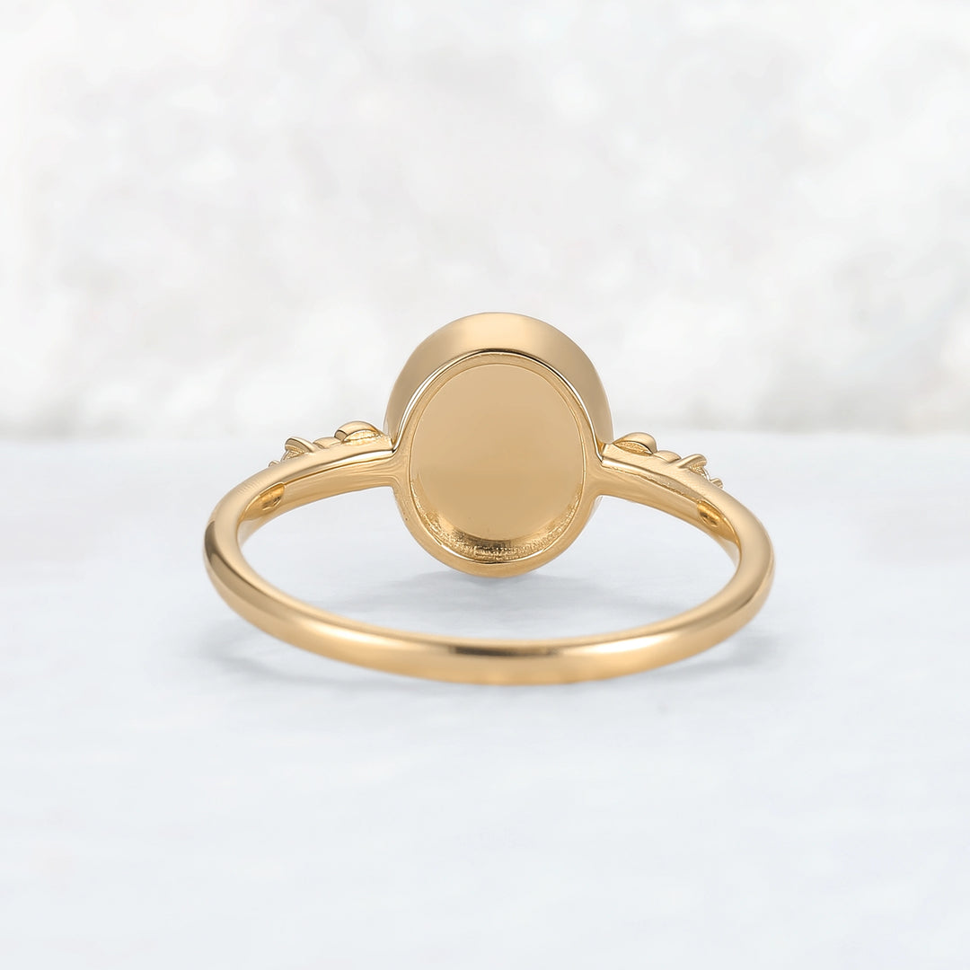 Eight-Pointed Star Rond Cut Moissanite Yellow Gold Signet Ring