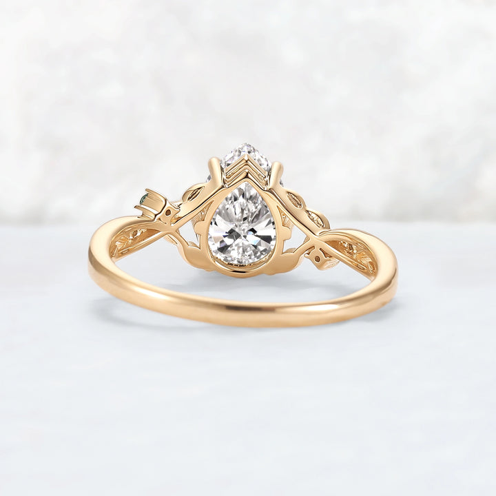 Everleaf with 1.3ct Pear Cut Certified Lab Diamond Ring in 14K Yellow Gold