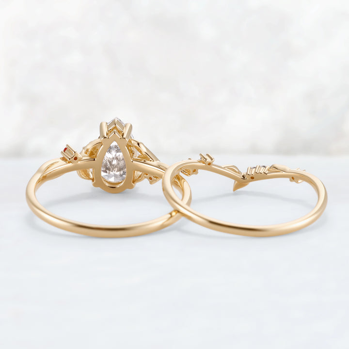 Everleaf with 1.6ct Pear Cut Certified Lab-grown Diamond Ring in 14K Yellow Gold