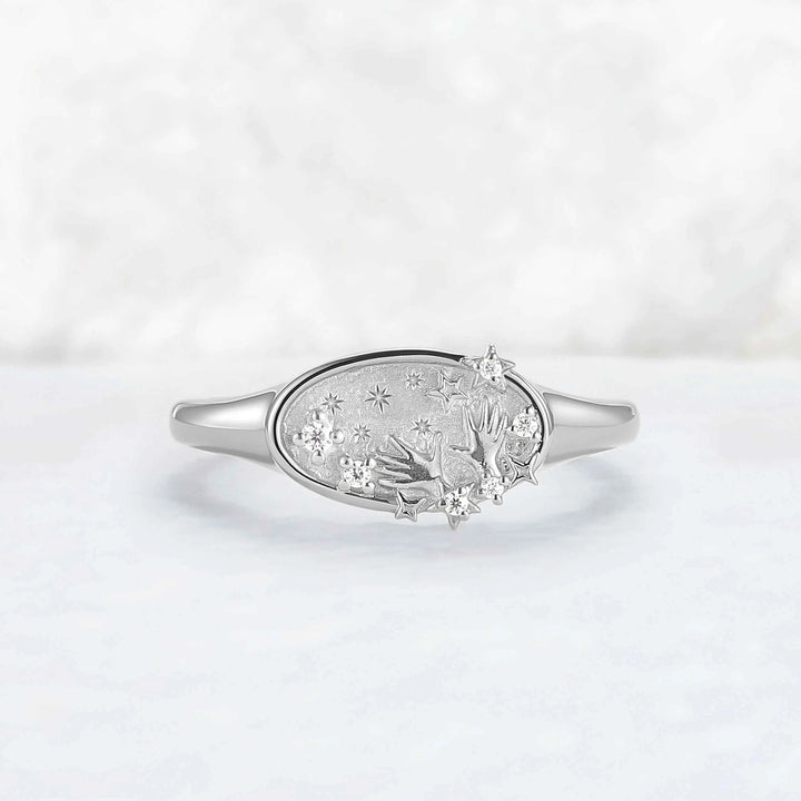 Graduation Ring Rond Cut Moissanite Yellow Gold Signet Ring