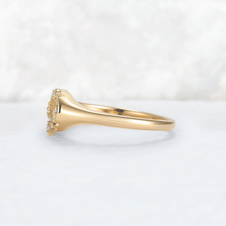 Graduation Ring Rond Cut Moissanite Yellow Gold Signet Ring