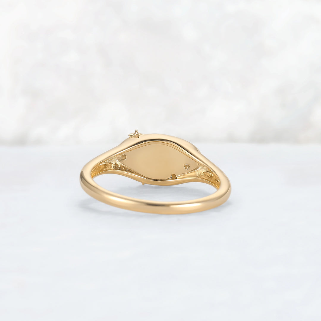 Graduation Ring Rond Cut Moissanite Yellow Gold Signet Ring