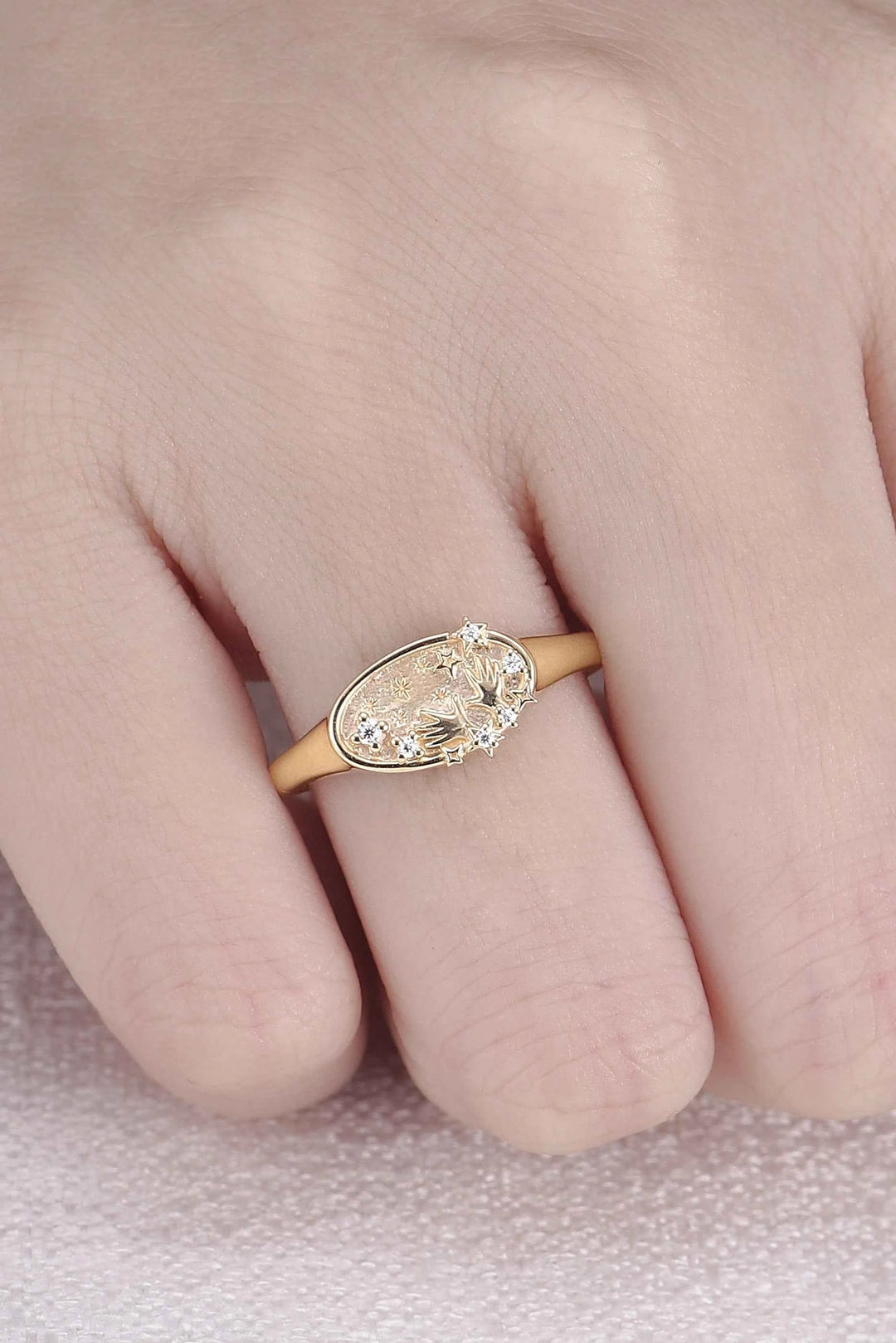 Graduation Ring Rond Cut Moissanite Yellow Gold Signet Ring