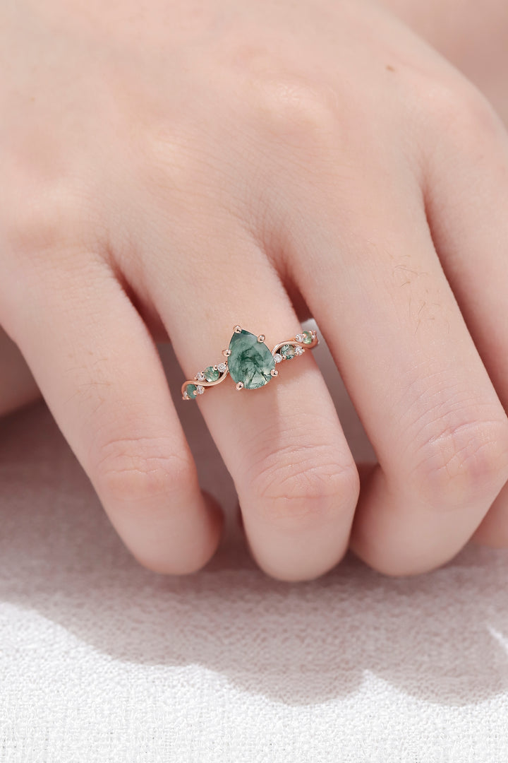 Nature Pear Shaped Moss Agate Vine Engagement Ring