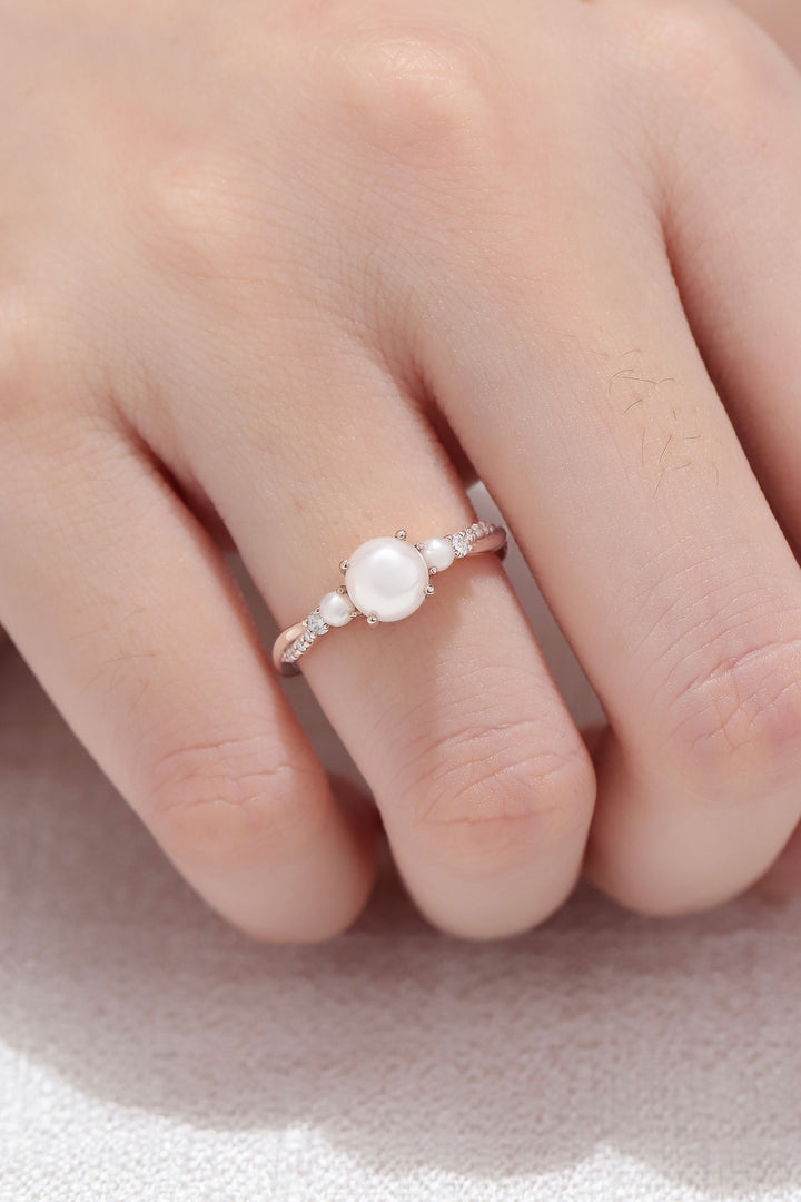 Nature Round Pearl Twisted Engagement Ring