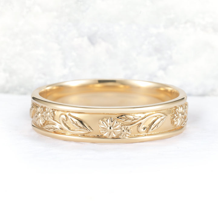 Mens_10K_Yellow_Gold_Wedding_Band_with_Hand-Engraved_Flowers_2