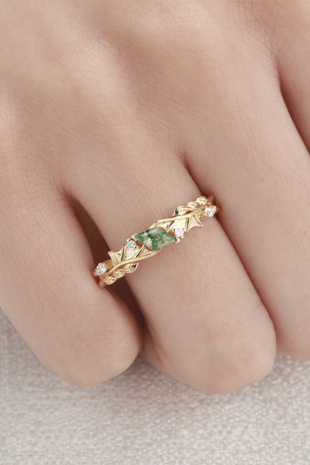 Mens Moonshadow Batwing Kite Cut Moss Agate Stone Wedding Band