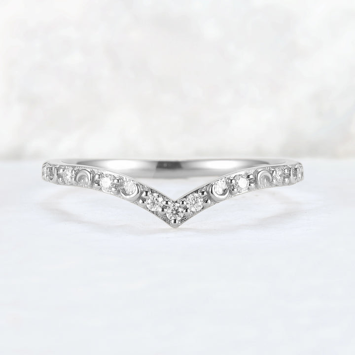 Moon Design Curved Round Moissanite Wedding Band