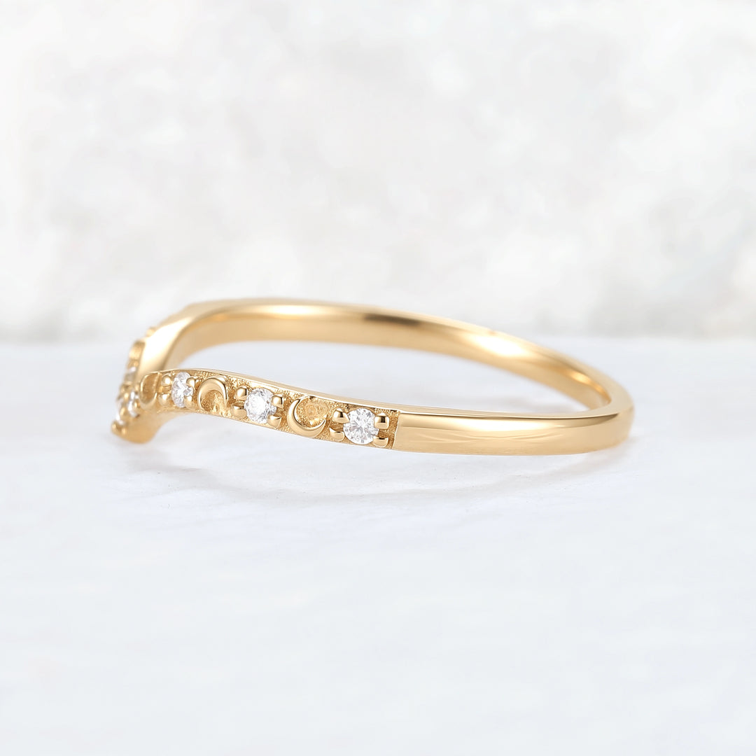 Moon Design Curved Round Moissanite Wedding Band