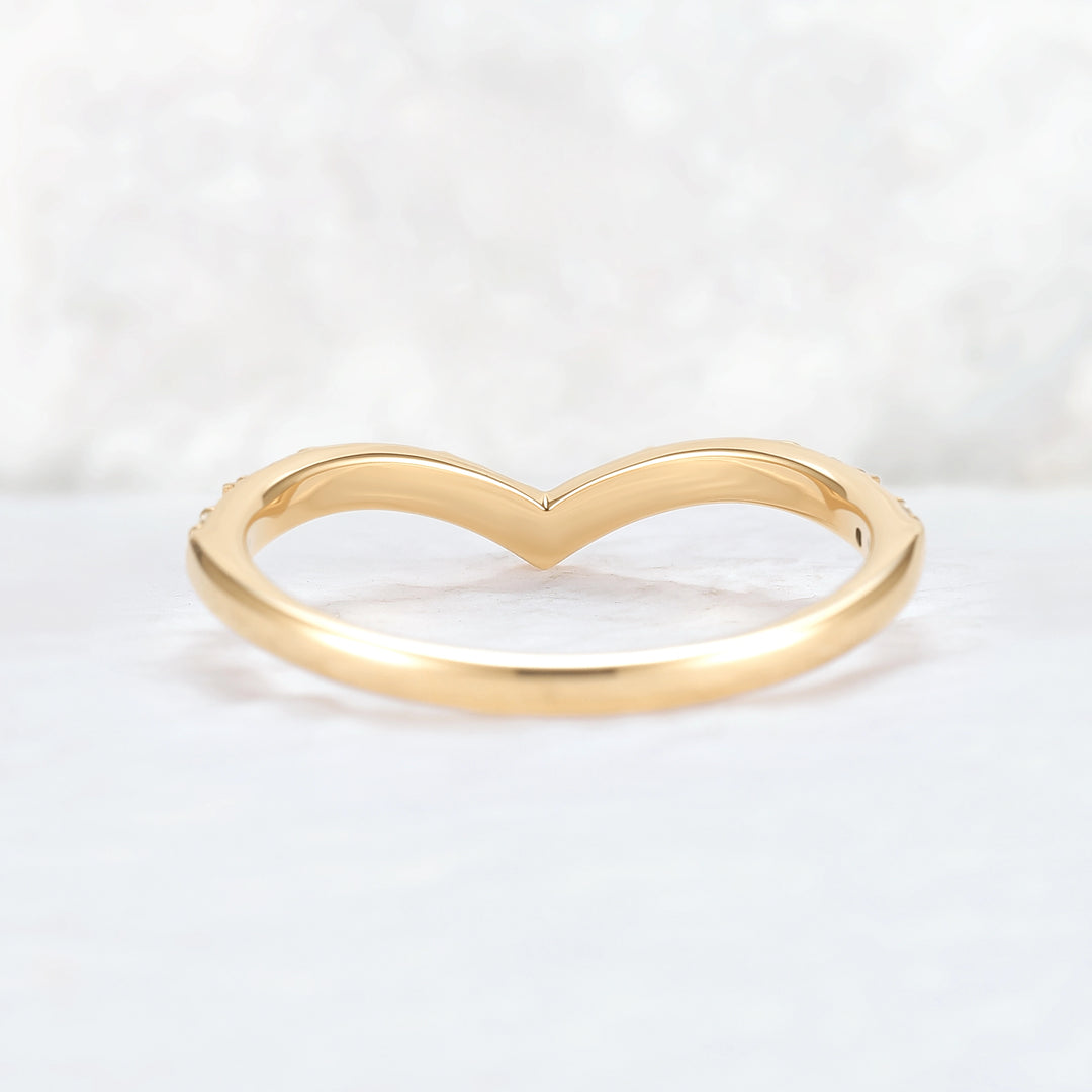 Moon Design Curved Round Moissanite Wedding Band