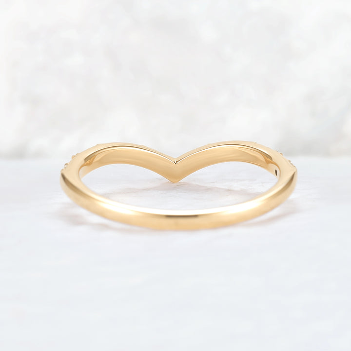 Moon Design Curved Round Moissanite Wedding Band