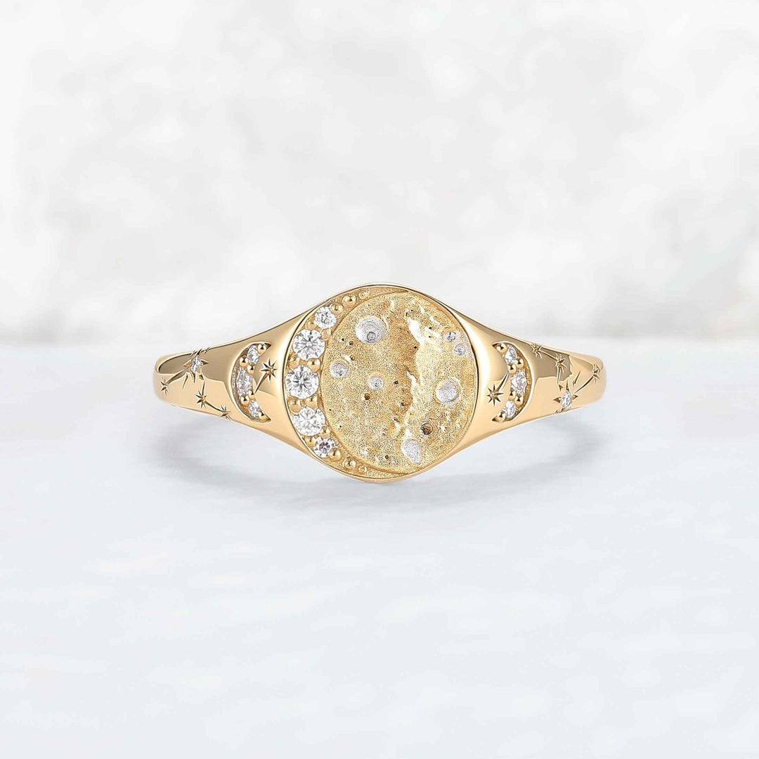 Moonlit Crater Rond Cut Moissanite Yellow Gold Signet Ring