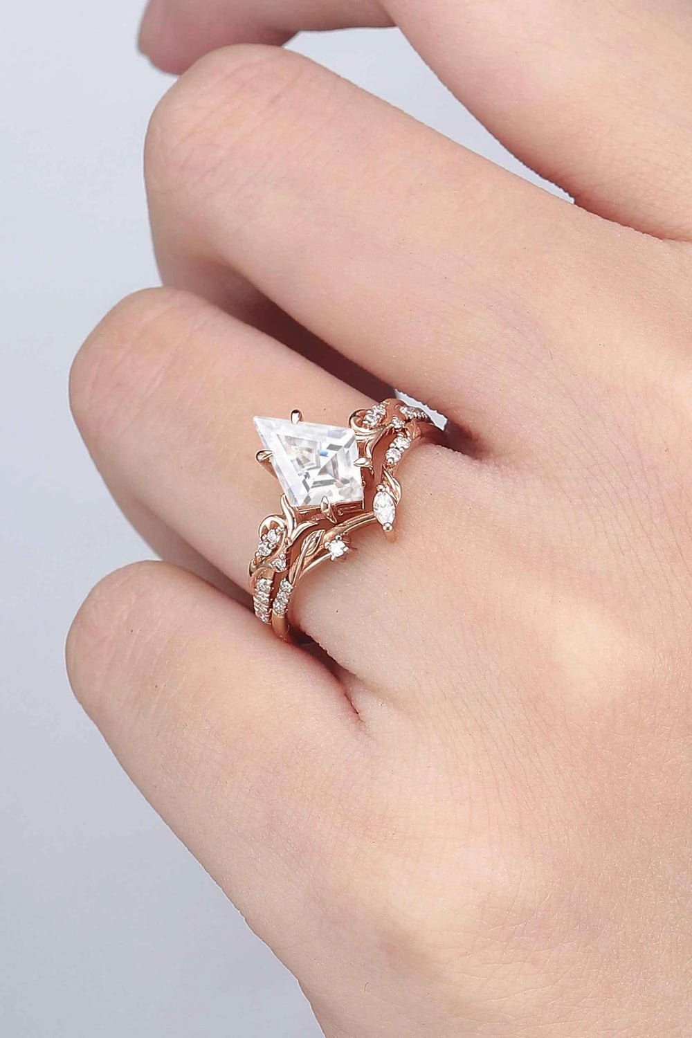 Nature Inspired Kite Cut Moissanite Vine Engagement Ring Set 2pcs