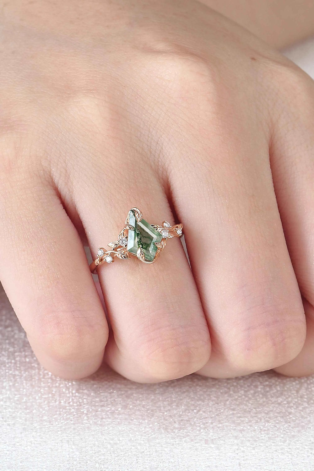 Nature Inspired Leaf Intertwined Design Salt and Pepper Crystals Ring