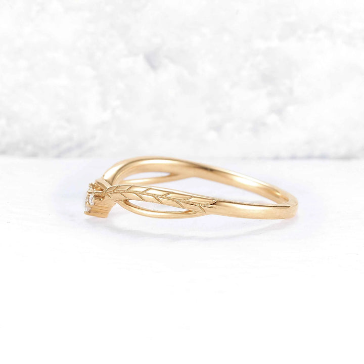 Marqusie Cut Moissanite Olive Leaf  'Antlers' Curved Ring