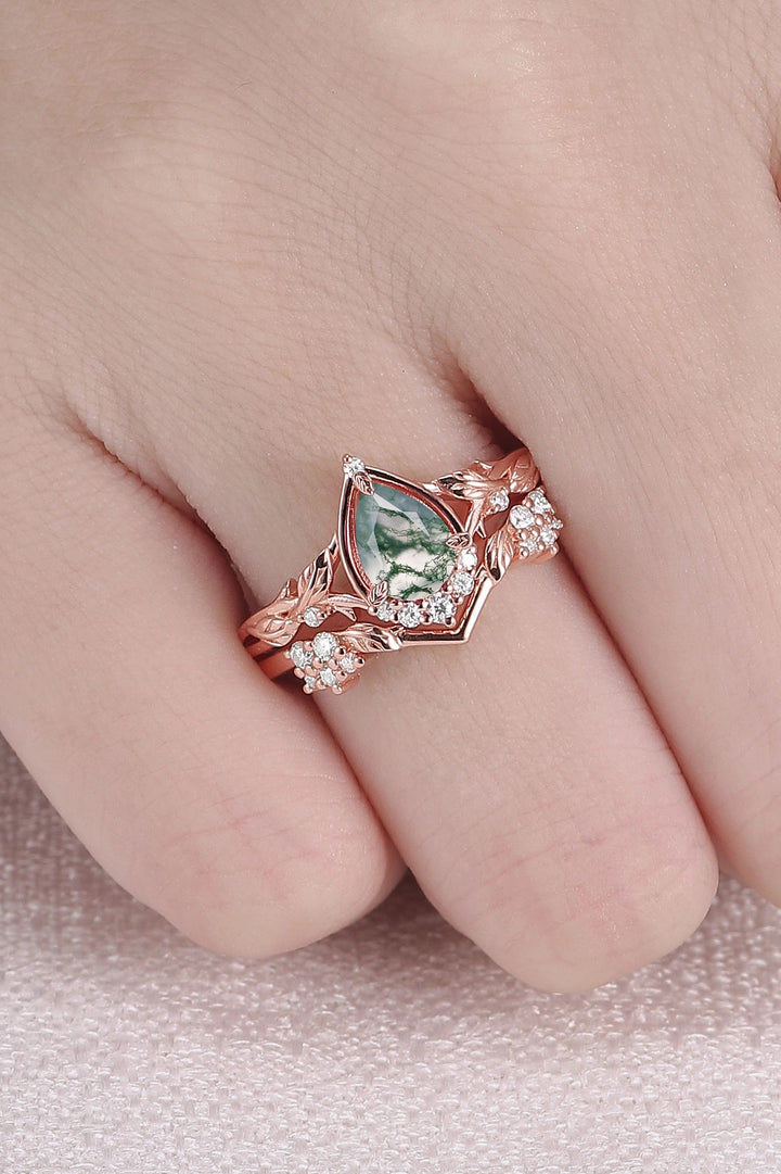 Nature_Inspired_Pear_Cut_Moss_Agate_Leaves_Gemstone_Ring_Set_2pcs_1
