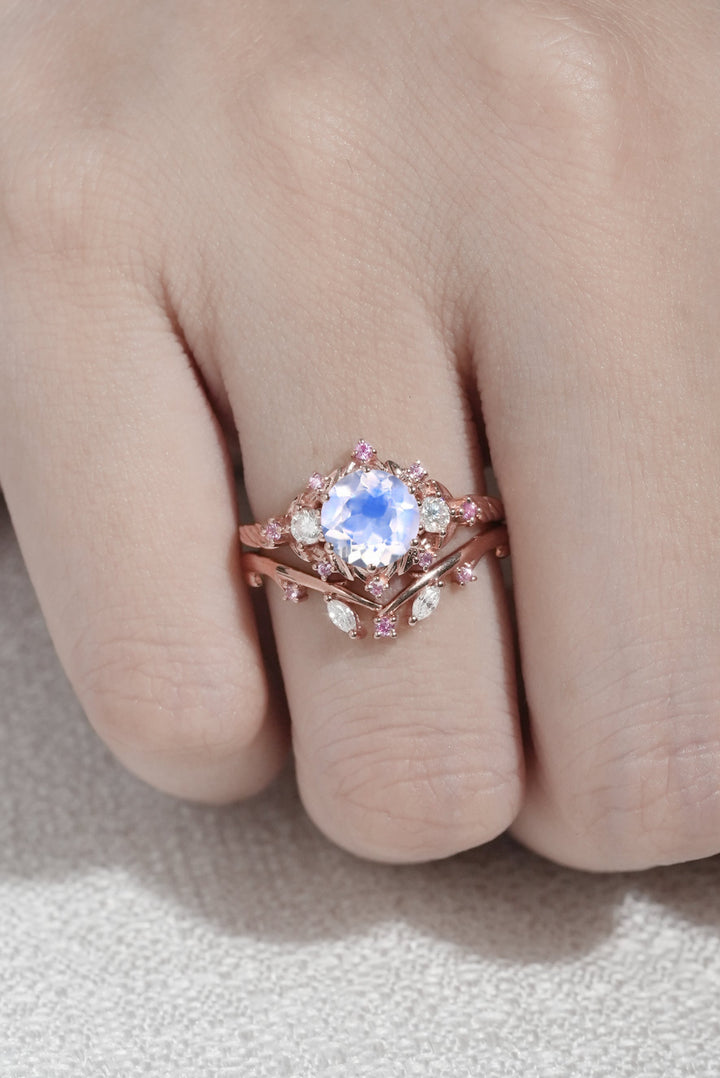Nature_Inspired_Round_Moonstone_and_Moissanite_Ring_Set_2pcs_1