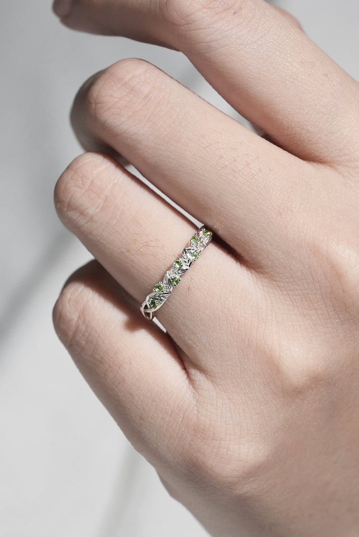 Nature Inspired Round Cut Peridot Willow Leaves Wedding Band - Iver Jewelry