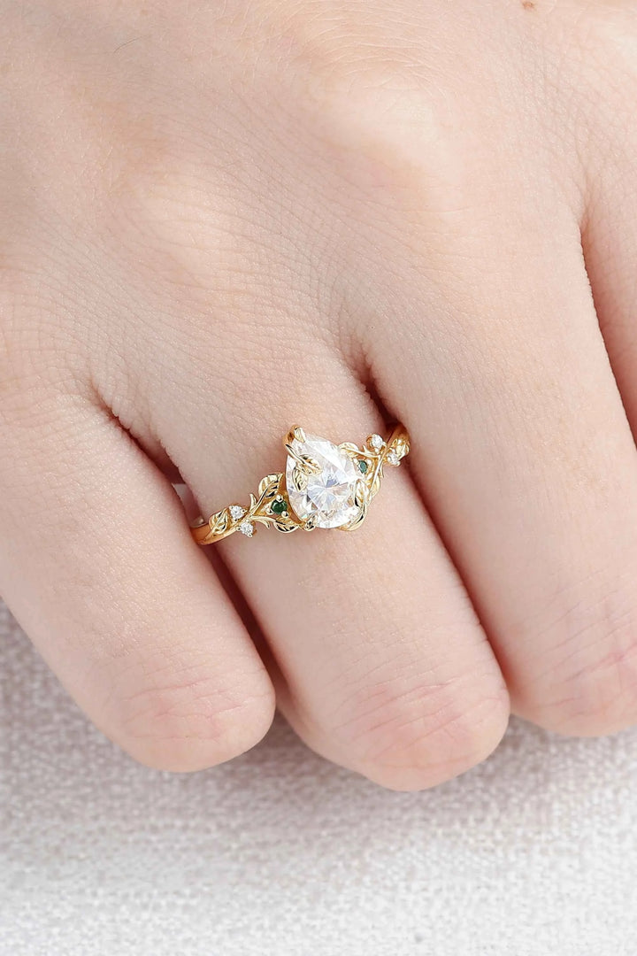Nature Leaf Intertwined Design Pear Cut Moissanite Engagement Ring Set 2pcs