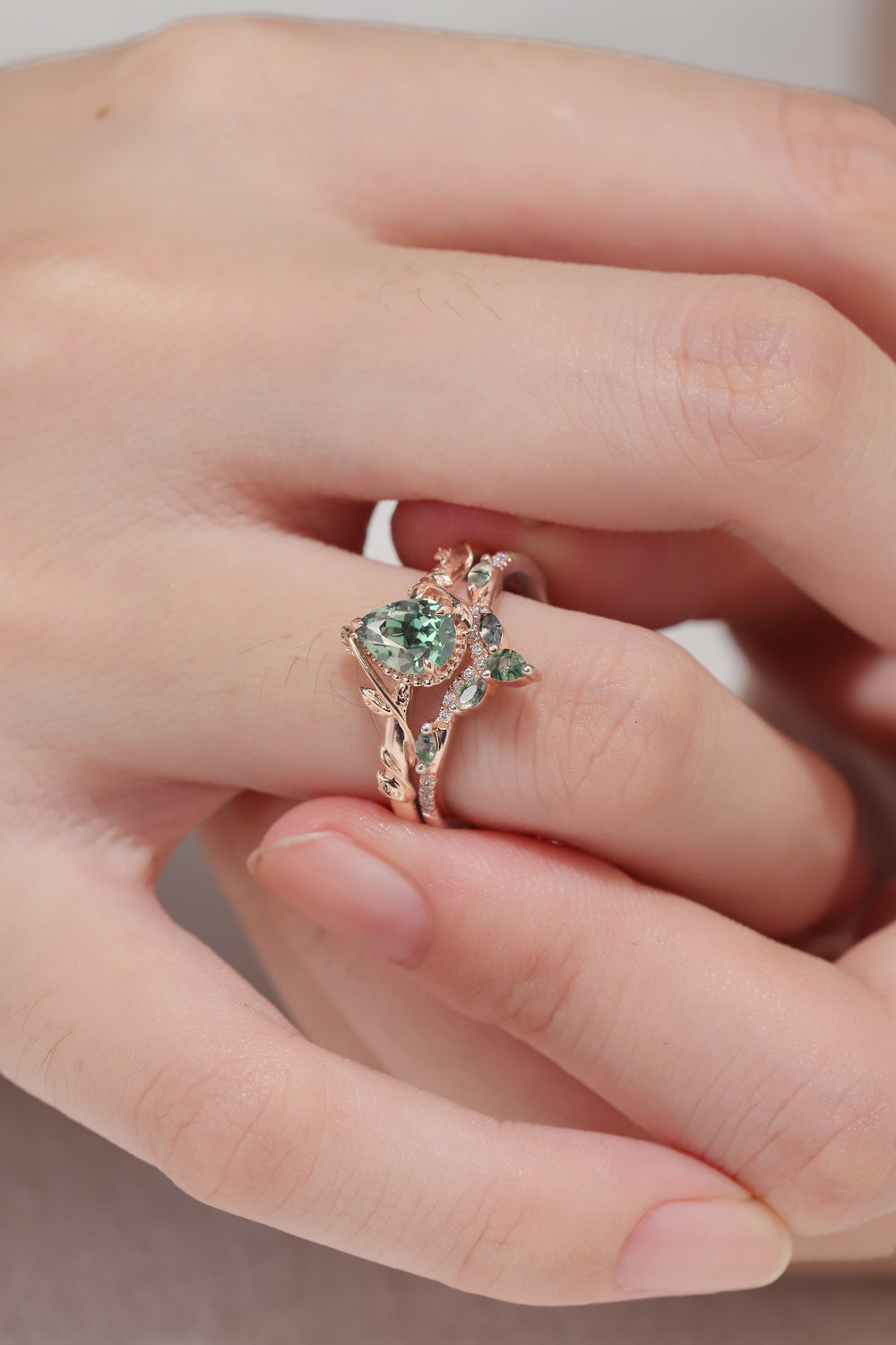 Nature_Pear_Shaped_Sapphire_Leaf_Engagement_Ring_Set_2pcs_5