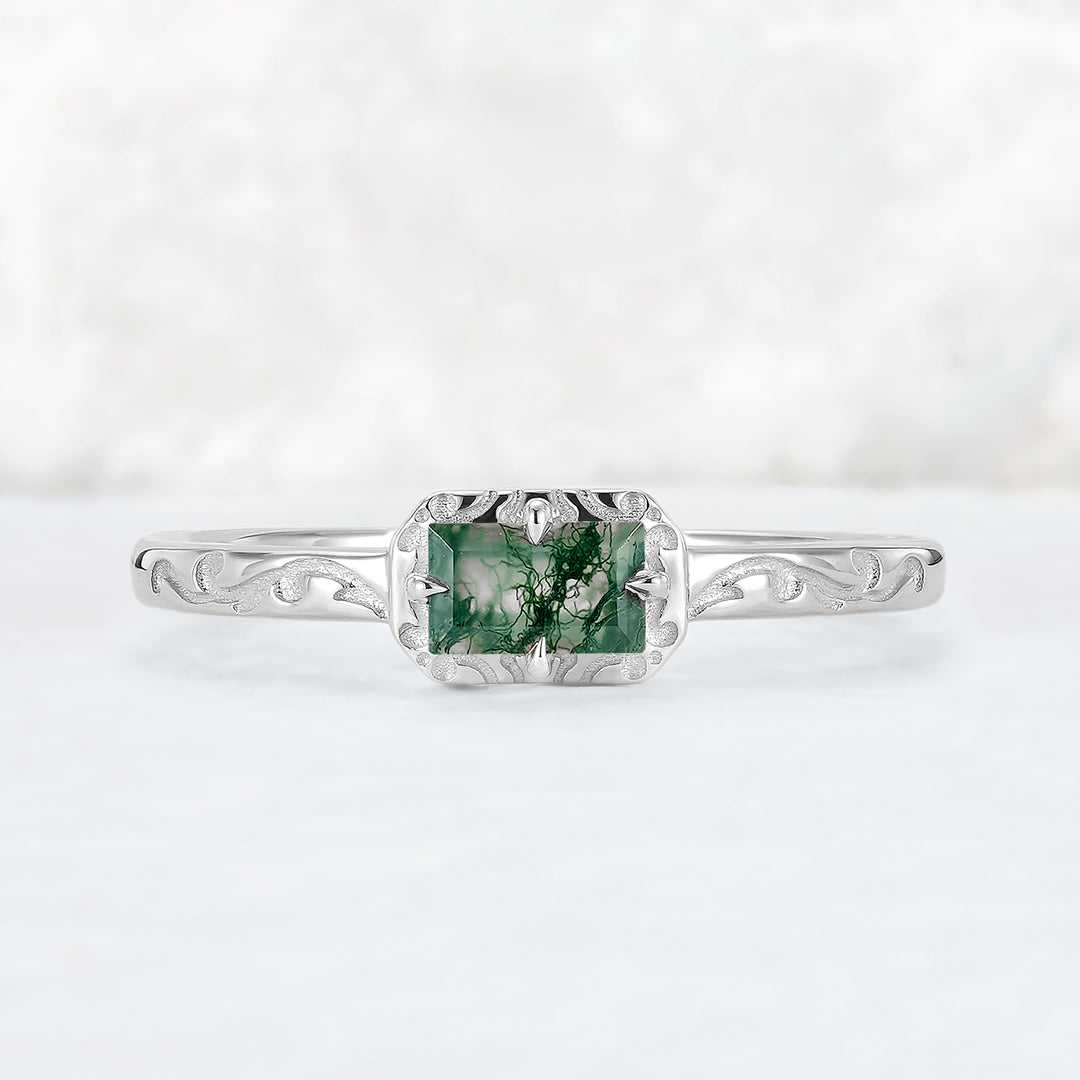 Vintage Baguette Cut Moss Agate Mobius Yellow Gold Stacking Band