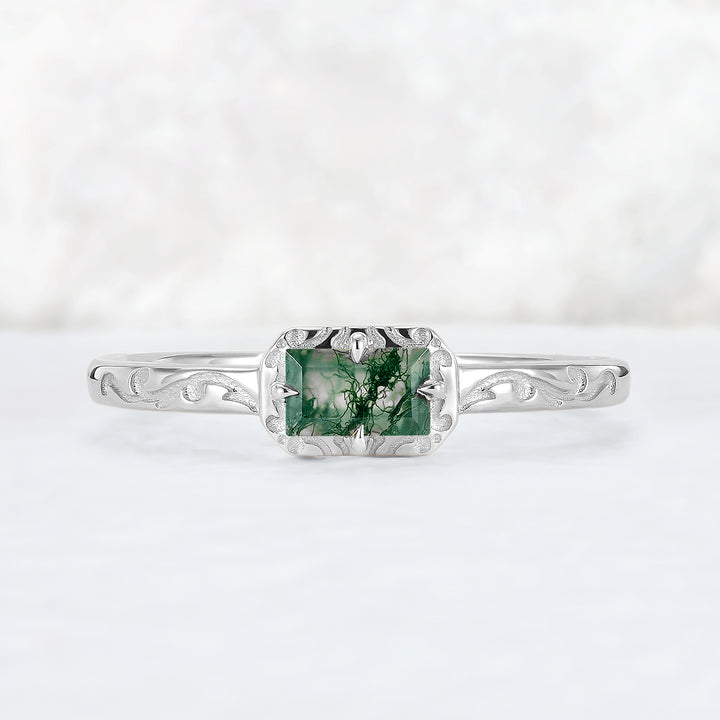 Vintage Baguette Cut Moss Agate Mobius Yellow Gold Stacking Band