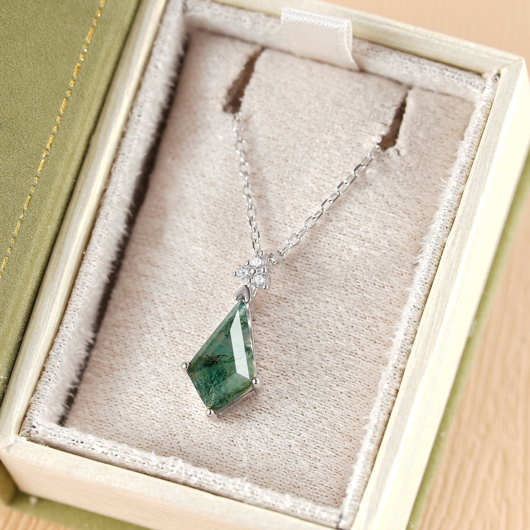 Simple Kite Cut Moss Agate Moissanite Pendant