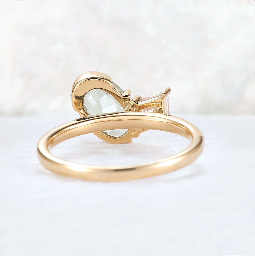 Toi Et Moi Two Stone Oval Sapphirer & Kite Moissanite Rings