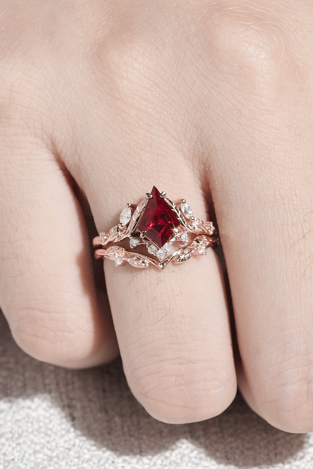 Unique_Kite_Cut_Ruby_Moissanite_Vine_and_Leaf_Engagement_Ring_Set_2pcs_3