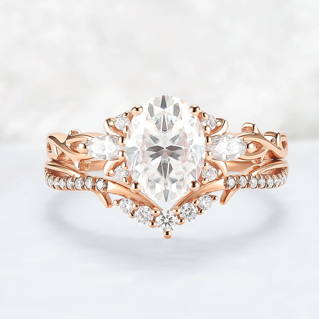 Unique_Oval_Cut_Moissanite_Vine_Engagement_Ring_Set_2pcs_2