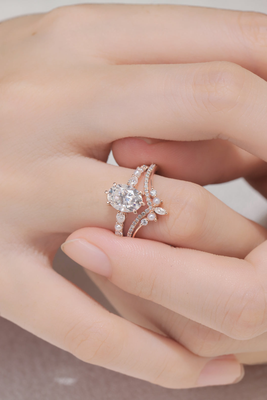 Unique Oval Moissanite Half Enternity Gemstone Ring Set 2pcs