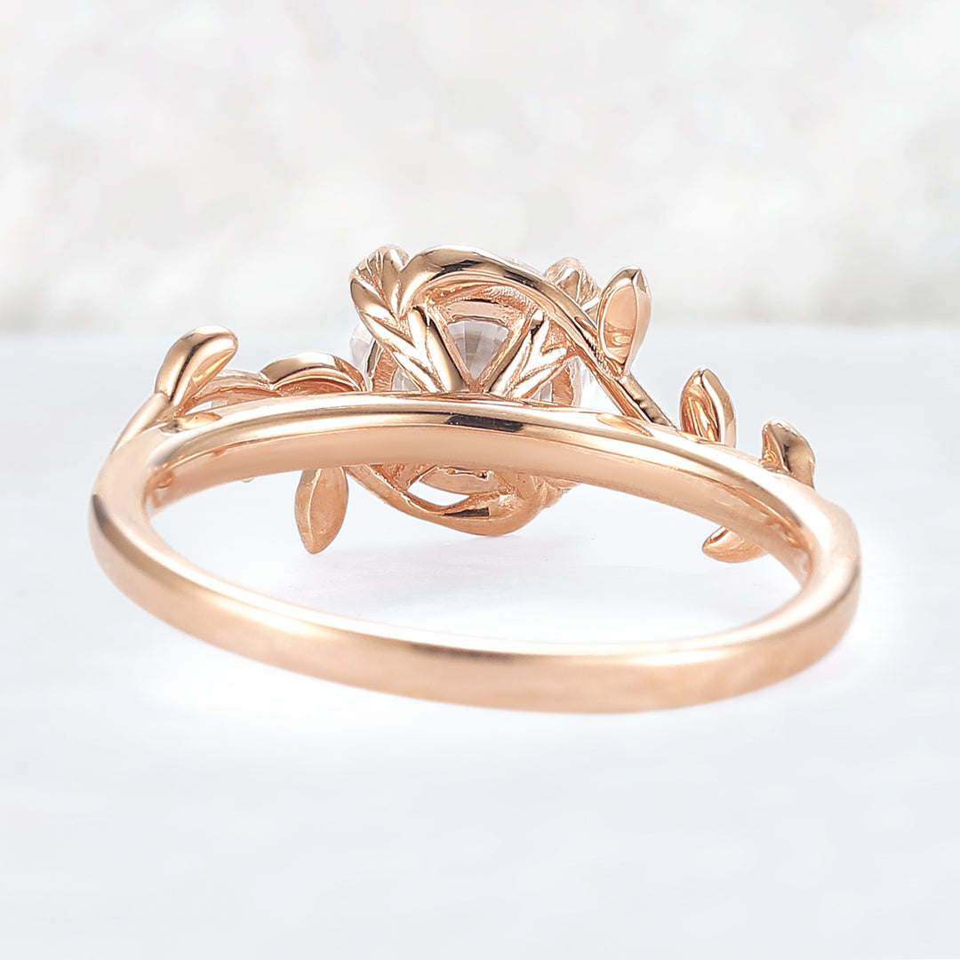 Unique Round Shaped Moissanite Leaf Ring