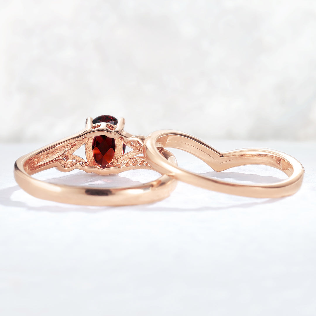 Vampire Legend Oval Shaped Garnet Vine Gemstone Ring Set 2pcs