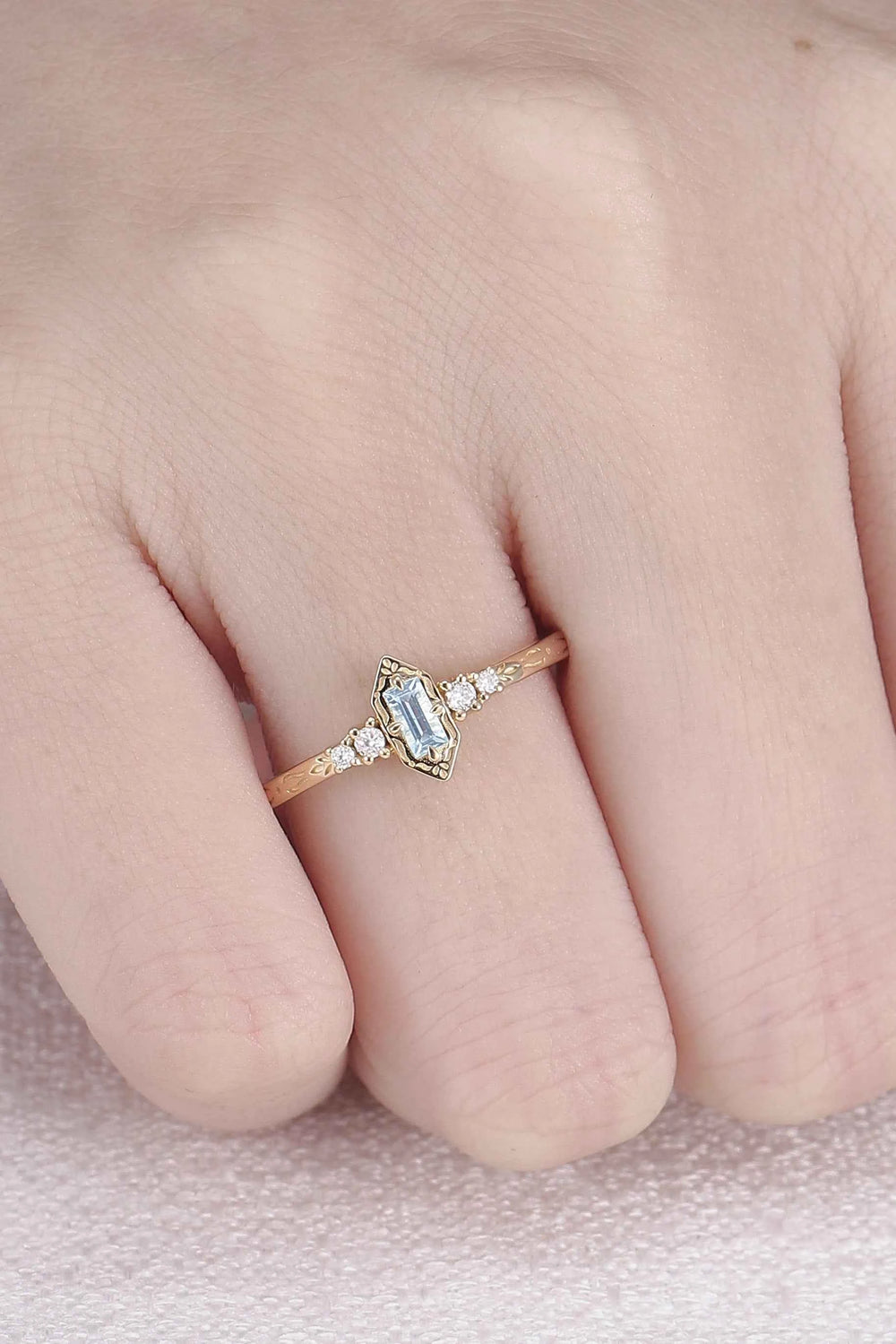 Vintige Baguette Cut Aquamarine Straight Wedding Ring